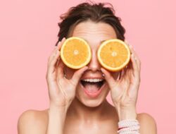 Cobalah Es Batu Jeruk Buatan Sendiri untuk Kulit Bercahaya
