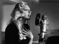 Tampil Memukau, Lady Gaga Mengcover Lagu Mr. Rogers ‘Won’t You Be My Neighbor?’