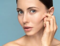 Kulit Kendur? Gunakan 5 Masker Wajah Buatan Sendiri Ini untuk Mengencangkan Kulit Anda