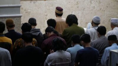 Yang Belum Tahu, Berikut Ini Tata Cara Shalat Ghaib Lengkap