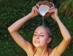 6 Masker Rambut Buatan Sendiri untuk Menggelapkan Rambut Beruban Secara Alami