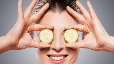 Minyak Almond hingga Susu Dingin: Berikut Ini 6 Pengobatan Alami untuk Lingkaran Hitam di Bawah Mata