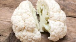 Jaga Kesehatan Otak Anda yang Menua dengan Makanan-makanan Ini