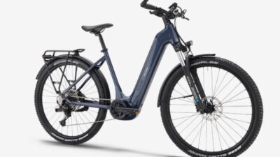 Decathlon Luncurkan Sepeda Listrik Stilus E-Touring dengan Motor Bosch dan Komponen Shimano
