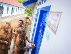 Terdampak Tanah Gerak Banjarnegara, Gubernur Ahmad Luthfi Serahkan 36 Unit Rumah