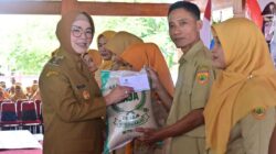 Simbolis Diserahkan Bupati, Baznas Beri Bantuan untuk Ribuan Guru Non ASN