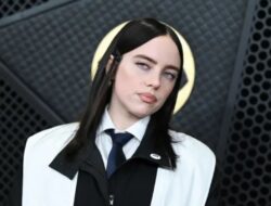 Billie Eilish Sedang Bernegosiasi untuk Debut Akting Film di ‘The Bell Jar’ Karya Sutradara ‘Women Talking’, Sarah Polley