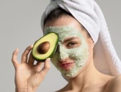 Masker Wajah Alpukat Ini adalah Semua yang Anda Butuhkan untuk Mendapatkan Kulit Bercahaya