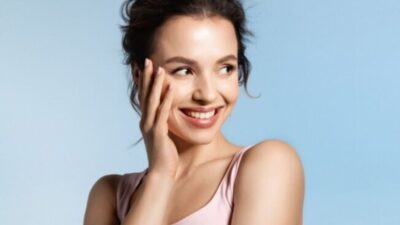 Kulit Kering? Jaga Kelembutannya dengan Pelembap Gel Buatan Sendiri Ini