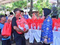 Pemkab Sukoharjo Bagikan 3.250 Paket Sembako, Simbolis Diserahkan Bupati dan Wabup