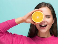 5 Makanan yang Perlu Dikonsumsi dalam Sehari untuk Kulit dan Rambut yang Menakjubkan