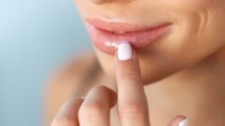 Manjakan Bibir Anda di Musim Dingin dengan Bahan-bahan Dapur Ini