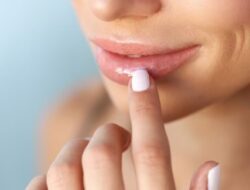 Manjakan Bibir Anda di Musim Dingin dengan Bahan-bahan Dapur Ini