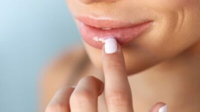 Manjakan Bibir Anda di Musim Dingin dengan Bahan-bahan Dapur Ini