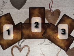 Tes Psikologi: Pilih Kartu dan Cari Tahu Siapa yang Sering Memikirkanmu?