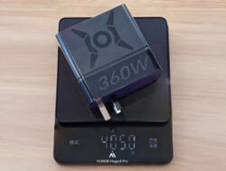 Honor Umumkan Adaptor Daya 360W Ringkas untuk Laptop Gaming