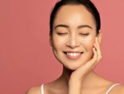 Apakah Lingkaran Hitam Bawah Mata Membuat Anda Terlihat Tua? Cobalah 3 Krim Mata Alami Ini untuk Menghilangkannya