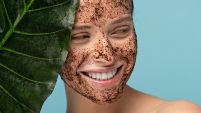 Gunakan Lulur Wajah DIY Kopi dan Minyak Neem Ini untuk Kulit Bercahaya dan Bebas Jerawat