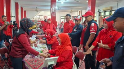 Baksos DPC PDIP Sukoharjo, Ratusan Warga Hadiri Pengobatan Gratis Pembagian Makanan Bergizi