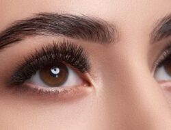 Gunakan 3 Serum Alami Buatan Sendiri Ini untuk Mendapatkan Bulu Mata yang Lebih Panjang dan Alis yang Lebih Tebal