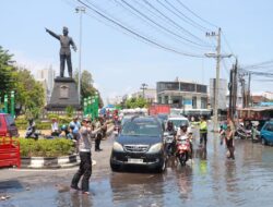 Banjir Rendam Solo Baru Sukoharjo Sebabkan Arus Lalin Macet Parah, Polisi Berlakukan Contra Flow