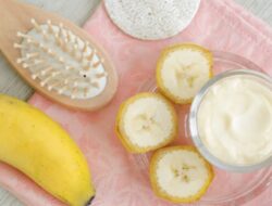 Rawat Rambut Kering dengan Masker Rambut Pisang dan Almond DIY yang Sangat Melembapkan Ini