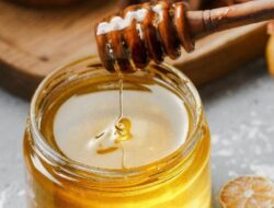 Tambahkan Madu ke Rutinitas Perawatan Kulit Anda dengan 3 Cara Ini untuk Kulit Sehat dan Terhidrasi