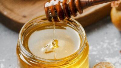 Tambahkan Madu ke Rutinitas Perawatan Kulit Anda dengan 3 Cara Ini untuk Kulit Sehat dan Terhidrasi