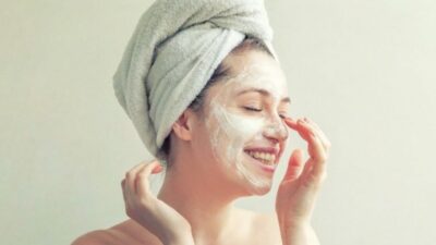 Cobalah Scrub Wajah Almond dan Multani Mitti Ini untuk Mendapatkan Kulit Bersih dan Bercahaya