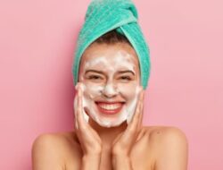 Masker Wajah Buatan Sendiri untuk Kulit Bercahaya Ini Memiliki Bahan yang Paling Tidak Terduga