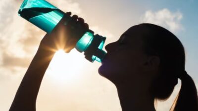 Apakah Minum Lebih Banyak Air Putih Dapat Membantu Menurunkan Berat Badan? Mari Kita Cari Tahu