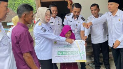 Diserahkan Bupati, Baznas Sukoharjo Kembali Salurkan Bantuan Rehab RTLH dengan Total Rp147 Juta