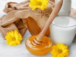 Masker Wajah Susu dan Madu Ini adalah Obat Alami Terbaik untuk Kulit Bercahaya