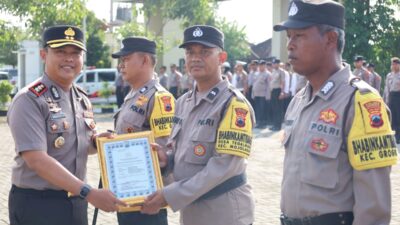 Dinilai Berprestasi, Sejumlah Bhabinkamtibmas Polres Sukoharjo Raih Penghargaan