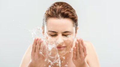 Mendapatkan Kulit Halus Sangat Mudah Jika Anda Mencuci Muka dengan Air Garam
