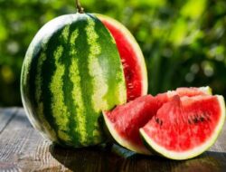 Jaga Tekanan Darah Anda Tetap Terkontrol dengan 5 Buah Musim Panas Populer Ini