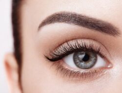 Dapatkan Bulu Mata Tebal dan Panjang tanpa Maskara dengan Serum DIY Ini