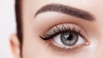 Dapatkan Bulu Mata Tebal dan Panjang tanpa Maskara dengan Serum DIY Ini