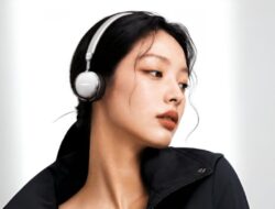 Edifier Luncurkan Headphone Murah Baru dengan Layar Dot-Matrix untuk Lirik