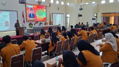 Prodi PBI FKIP Univet Sukoharjo Gelar Kuliah Pakar “Creative Teaching”