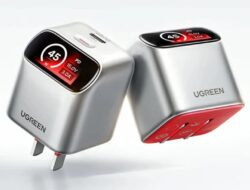 Ugreen Luncurkan Charger GaN Portabel Baru dengan Layar Miring dan Alas Merah Aksen