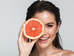 Pulihkan Kerusakan Rambut dengan Menambahkan Jeruk Bali ke Rutinitas Perawatan Rambut Anda