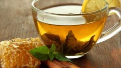 Tambahkan 5 Bahan Ini ke Secangkir Teh Hijau yang Baru Diseduh dan Lihat Keajaibannya!