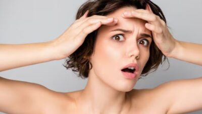 5 Tips Perawatan Kulit Alami Ini akan Membantu Anda Menghilangkan Kerutan di Dahi