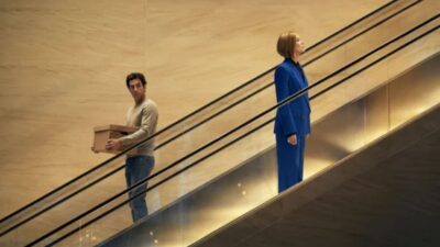 Review ‘Ladies First’: Sacha Baron Cohen dan Rosamund Pike Bertukar Peran dalam Komedi Pertarungan Antar Jenis Kelamin yang Terasa Usang