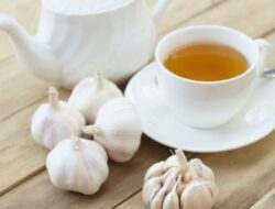 Berikut Ini 5 Manfaat Luar Biasa Minum Teh Bawang Putih di Pagi Hari