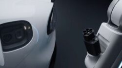 Xiaomi Luncurkan Lengan Robot Tanpa Tangan yang Mengisi Daya Kendaraan Listrik Secara Otomatis