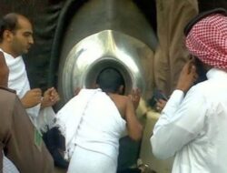 Cek di Sini, Berikut Ini Arti Mimpi Mencium Hajar Aswad