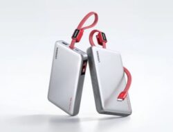 Ugreen Luncurkan Power Bank Pintar 45W 10.000mAh dengan Kabel Terintegrasi dan Layar Berwarna