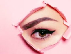 5 Bahan Kecantikan Sederhana Ini adalah Semua yang Anda Butuhkan untuk Mendapatkan Alis Tebal